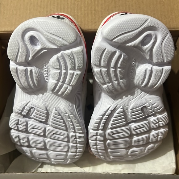 Adidas x Hello Kitty Astir Kids Shoes - size 5k BNWT - Picture 6 of 8